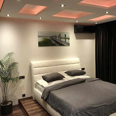 פראג Apartment Lupacova מראה חיצוני תמונה